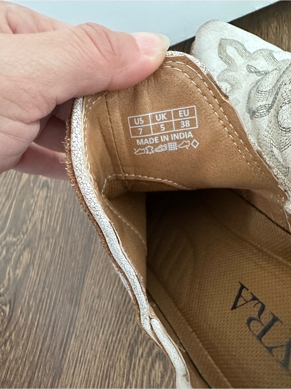 *Sizing Issue* MYRA Embroidered Western Cowboy Ankle Booties - Genuine Leather - Picture 2 of 10